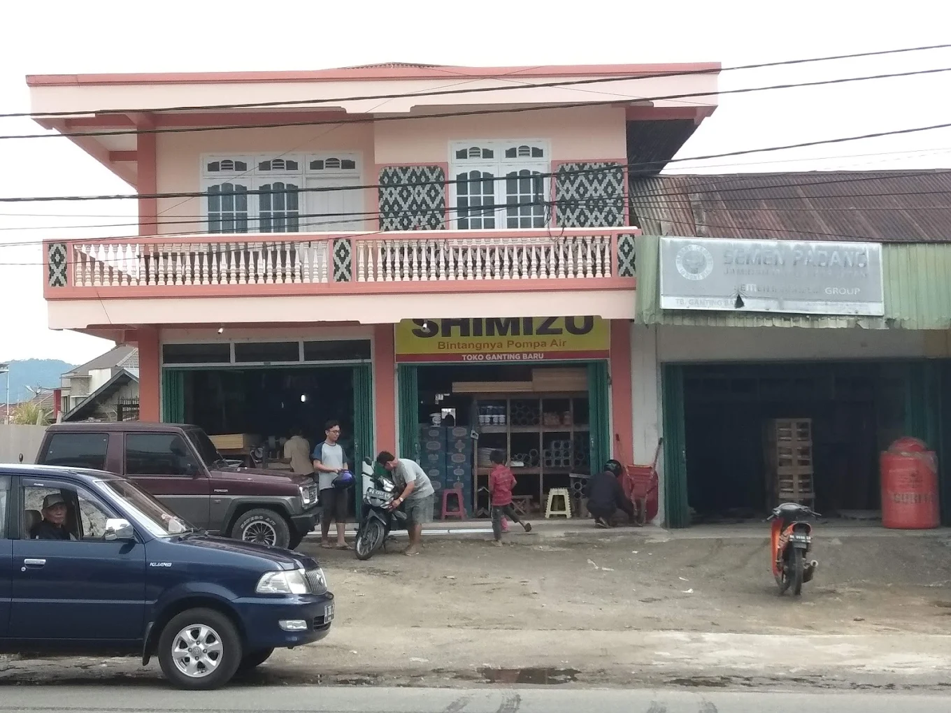 Hub Distribusi Bahan Bangunan Terpercaya di Bukittinggi